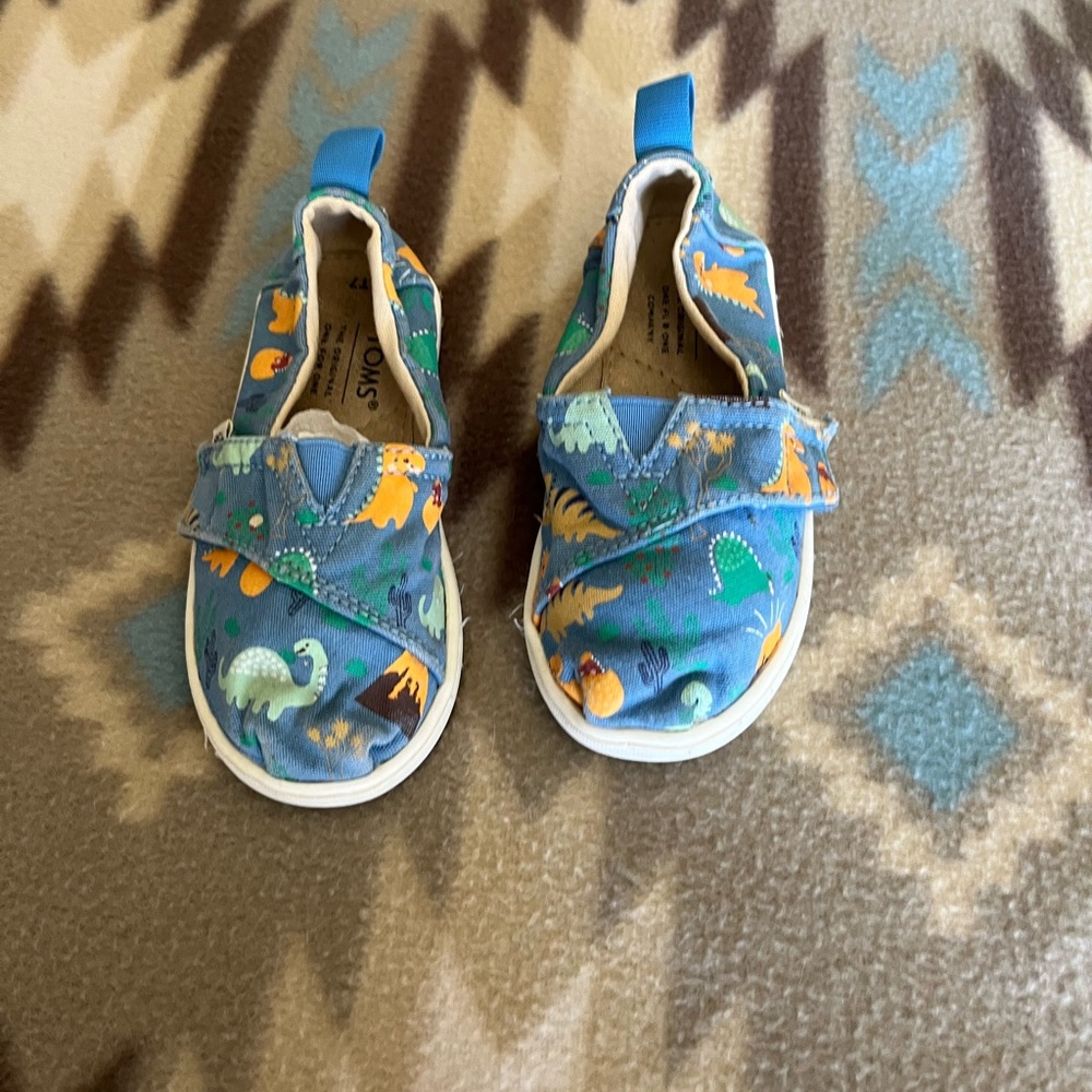 Dinosaur Toms T7